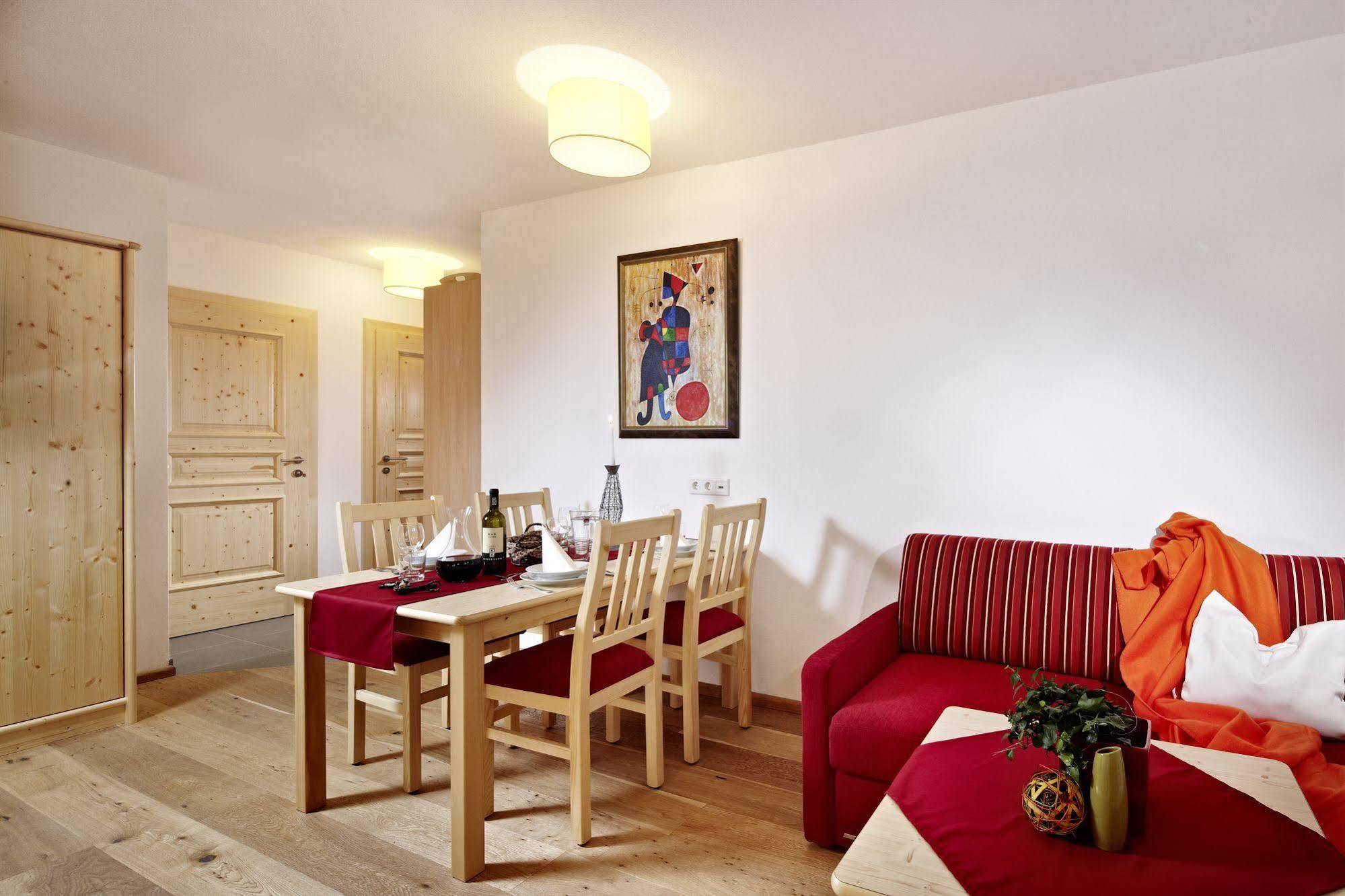 Neukirchen am Großvenediger Appartement Waldhaeusl מראה חיצוני תמונה